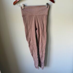 Offline By Aerie Leggings Womens XS Mauve Ribbed Textured Hi Rise‎ 24” Inseam